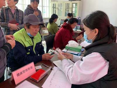 槐荫区玉清湖社区卫生服务中心下村开展联合国糖尿病日健康咨询