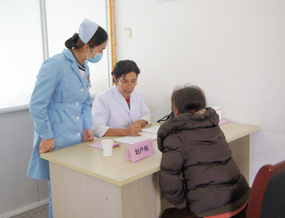 心系贫困群体 义诊送温情 恒美志愿者走进淮南孔店乡开展爱心义诊与健康咨询服务